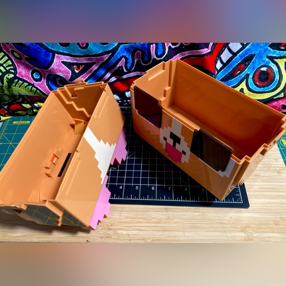 Pet Simulator - Pixel Corgi Collectors Box - Picture 4 of 12